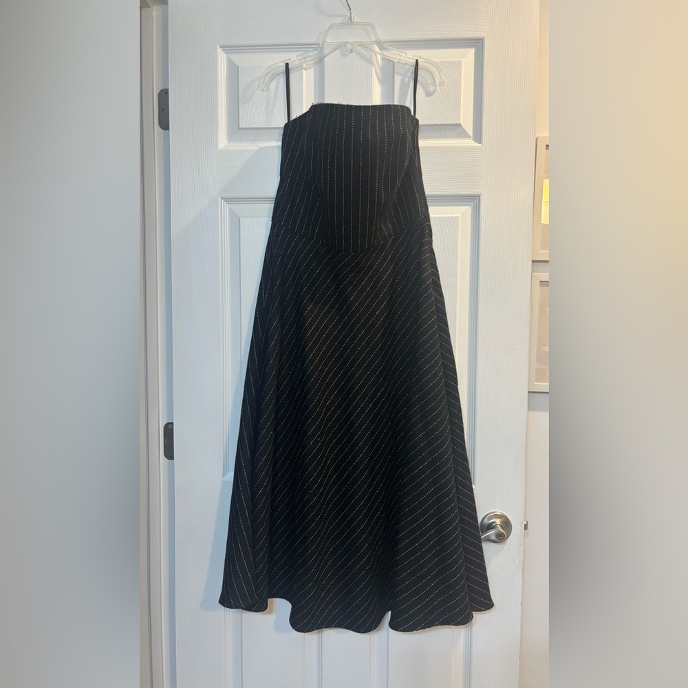 Banana Republic Black Pinstripes Wool Strapless Dress Preworn VG condition 12